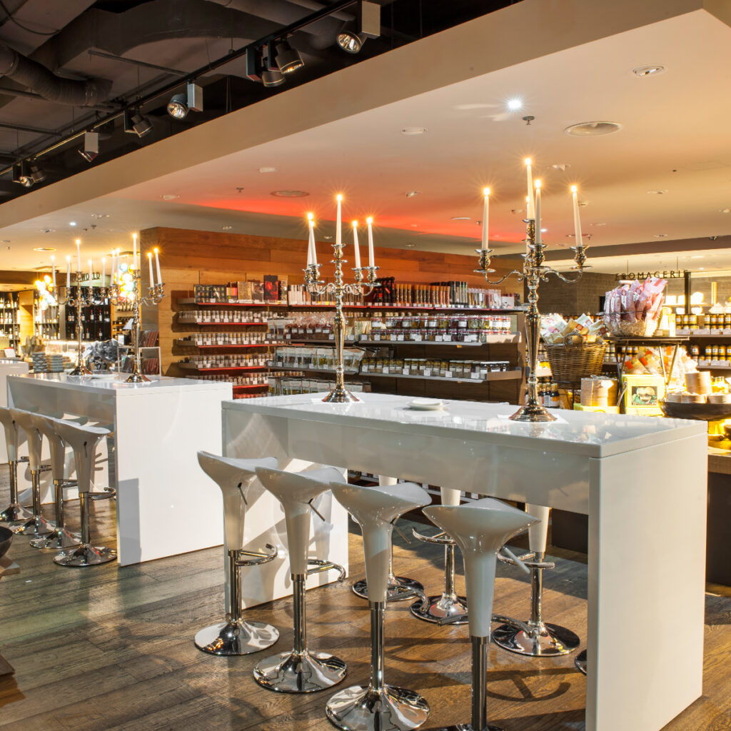 Moderne Konferenzbestuhlung mieten: Von klassischen Stühlen bis hin zu stilvollen Sofas